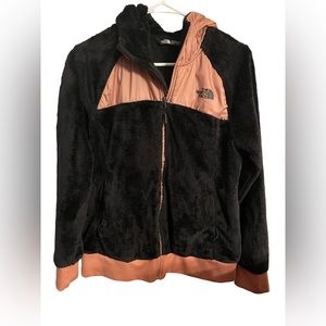 Like new pre loved gently used black and pink North Face Oso front zip with hood